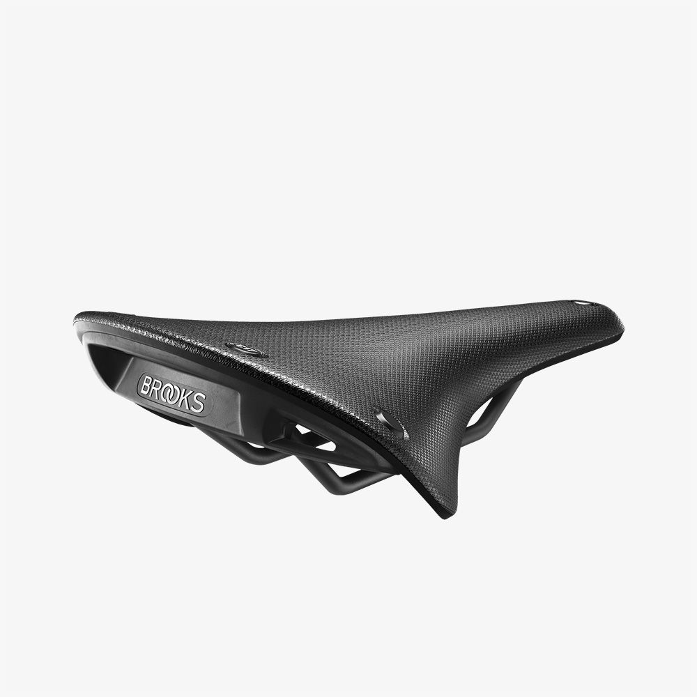 Brooks C17 sedež