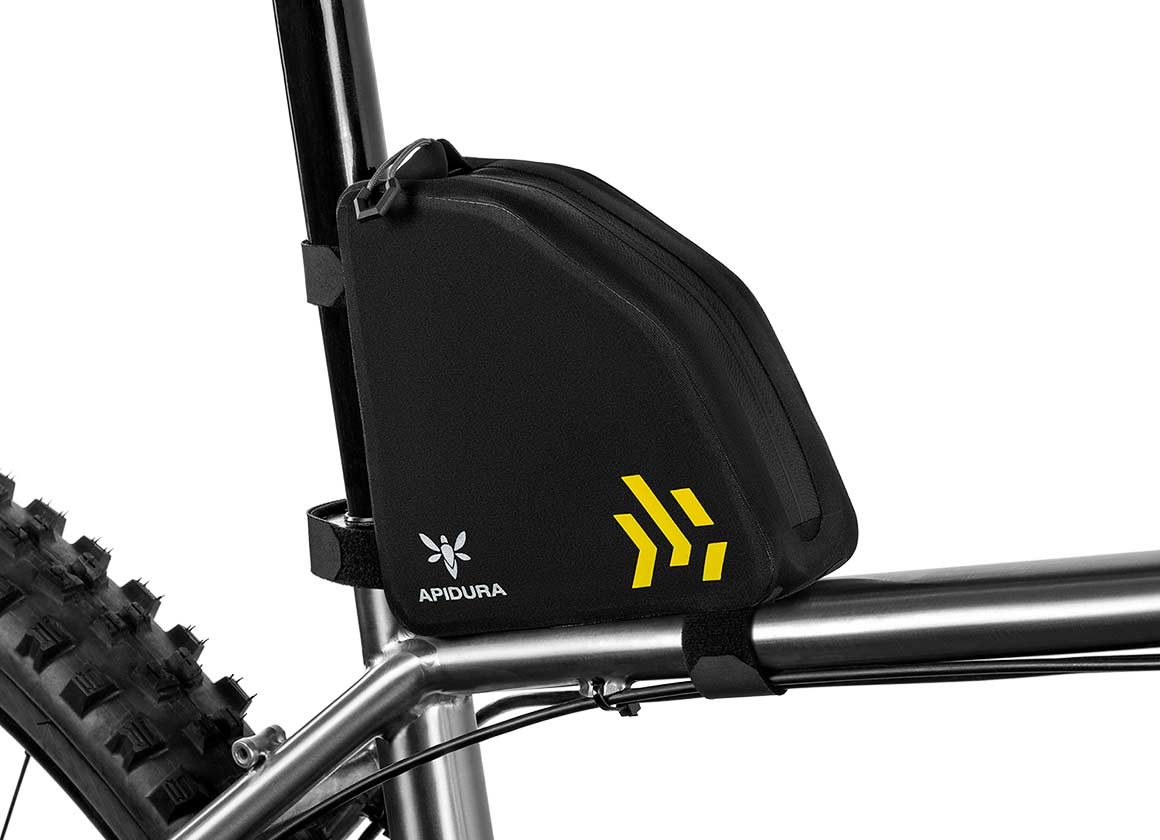 apidura-backcountry-rear-top-tube-pack-1l-on-bike-2.jpg