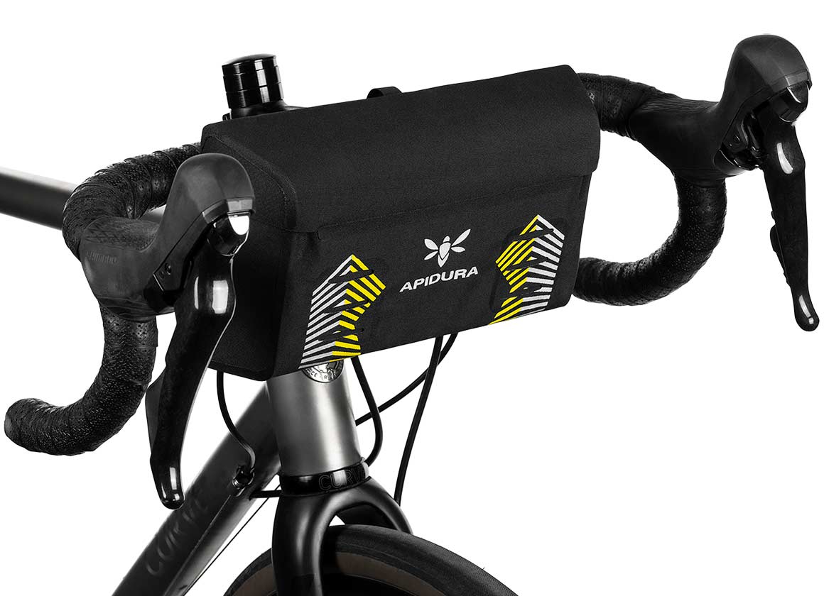 apidura-racing-handlebar-mini-pack-2.5l-on-bike-2.jpg